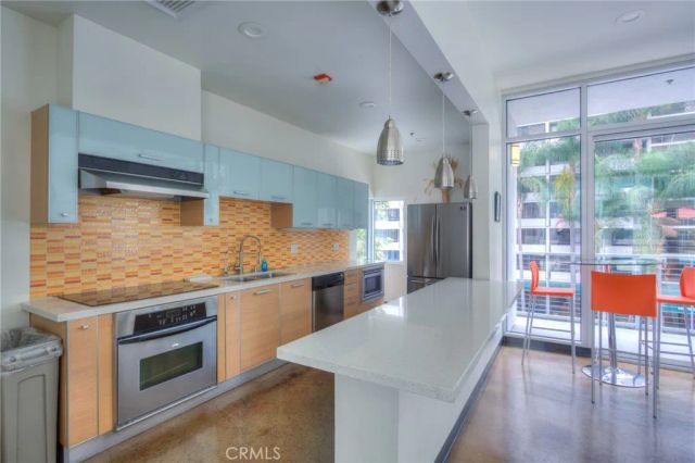 645 W 9th 742, Los Angeles, CA 90015