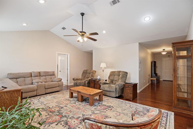 6053 N Central Avenue, Batesville, AR 72501