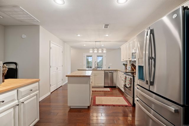 6053 N Central Avenue, Batesville, AR 72501