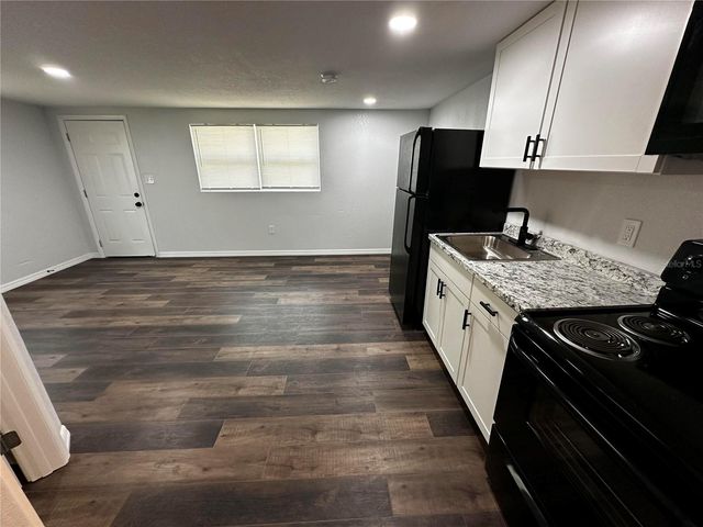 1104 E 140TH AVENUE B, Tampa, FL 33613