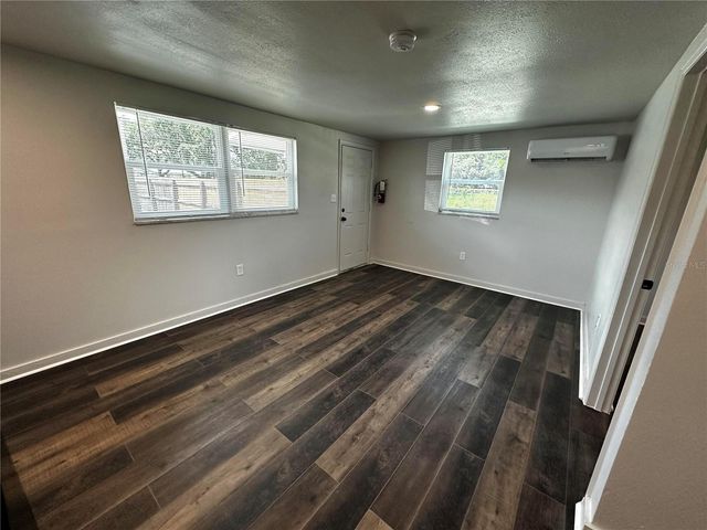 1104 E 140TH AVENUE B, Tampa, FL 33613