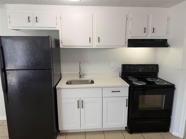 1104 E 140TH AVENUE B, Tampa, FL 33613