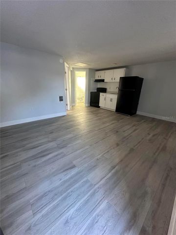1104 E 140TH AVENUE B, Tampa, FL 33613