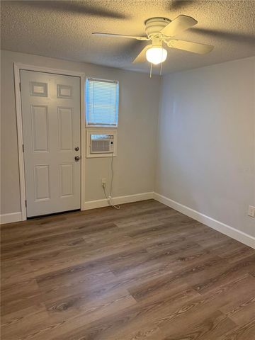 1104 E 140TH AVENUE B, Tampa, FL 33613