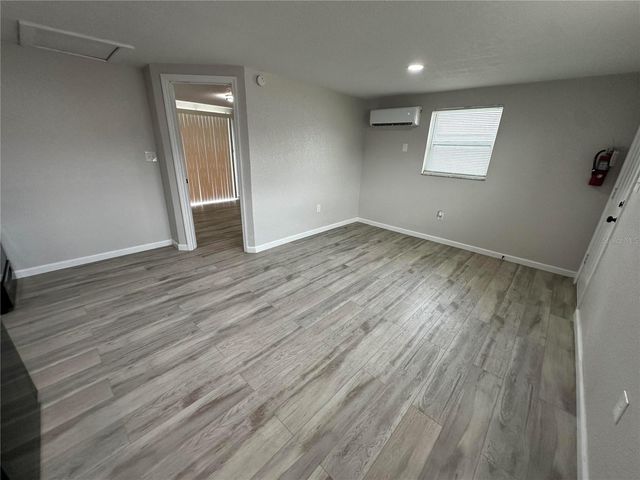 1104 E 140TH AVENUE B, Tampa, FL 33613
