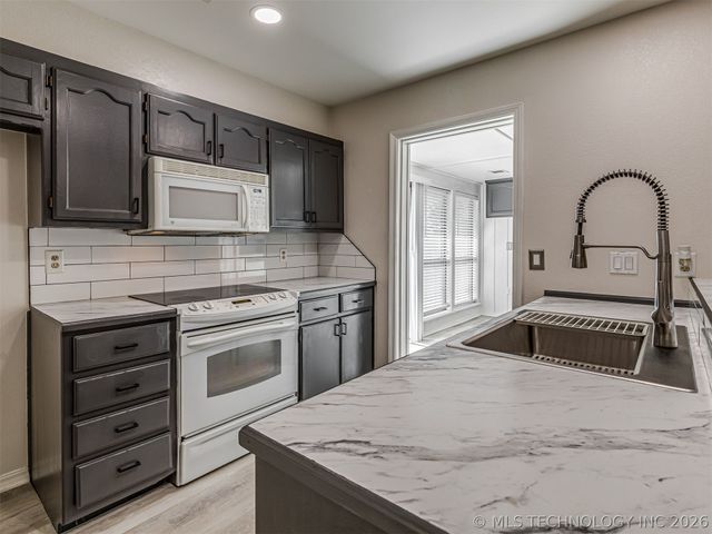 1618 E Denton Avenue, Sapulpa, OK 74066