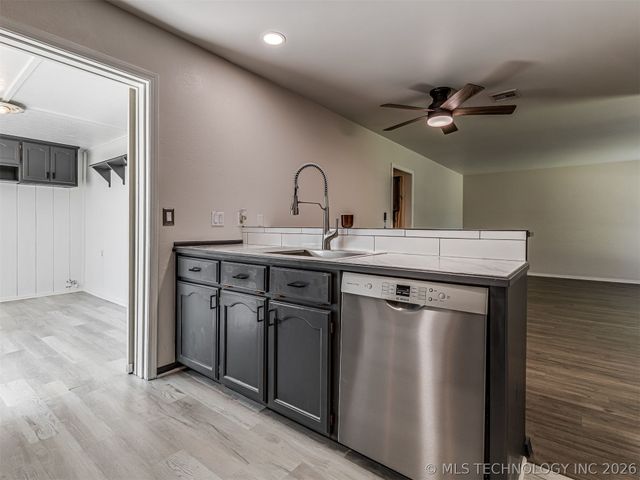 1618 E Denton Avenue, Sapulpa, OK 74066