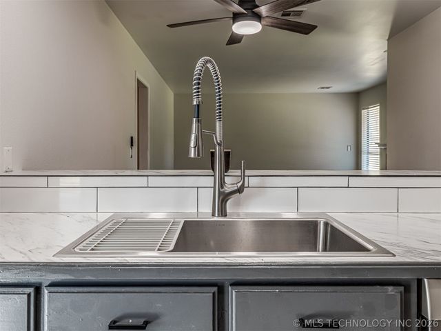 1618 E Denton Avenue, Sapulpa, OK 74066