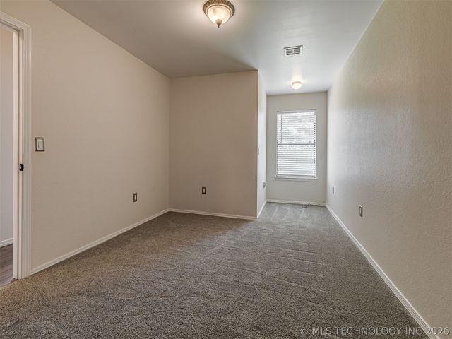 1618 E Denton Avenue, Sapulpa, OK 74066