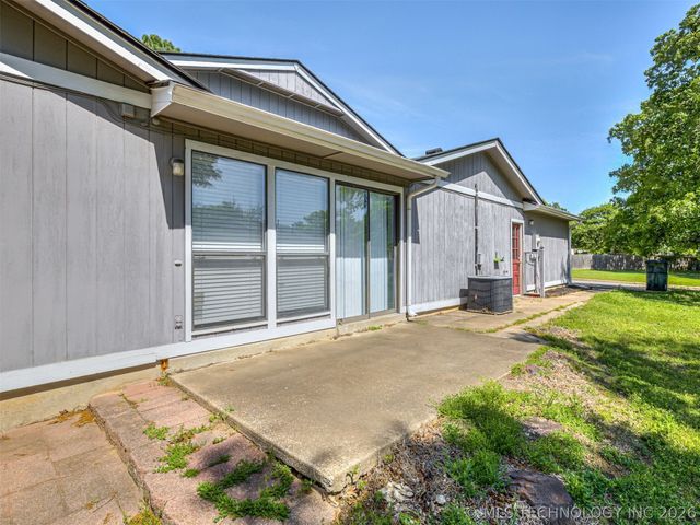 1618 E Denton Avenue, Sapulpa, OK 74066