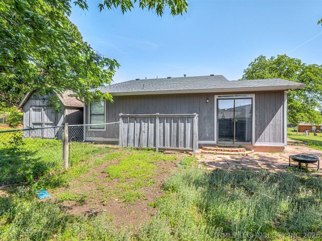 1618 E Denton Avenue, Sapulpa, OK 74066