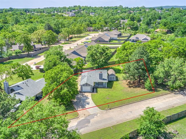 1618 E Denton Avenue, Sapulpa, OK 74066