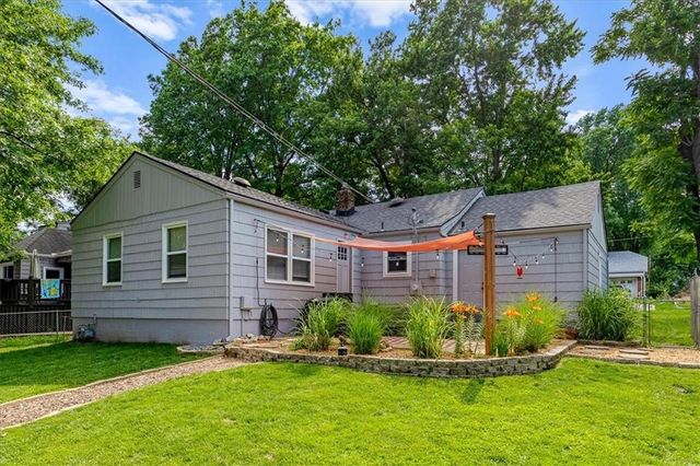 5629 Reeds Road, Mission, KS 66202