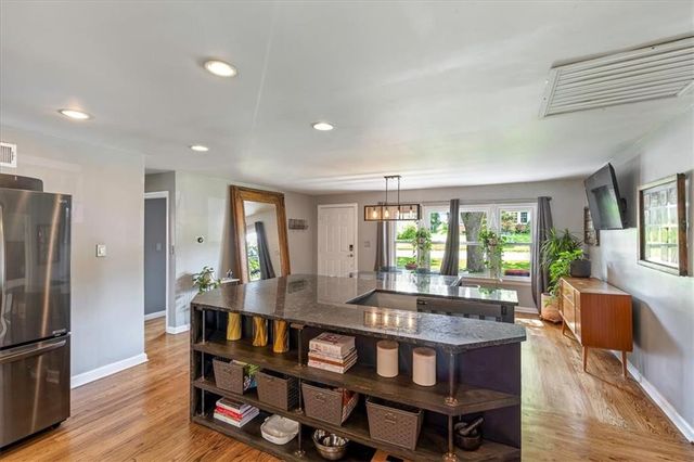 5629 Reeds Road, Mission, KS 66202