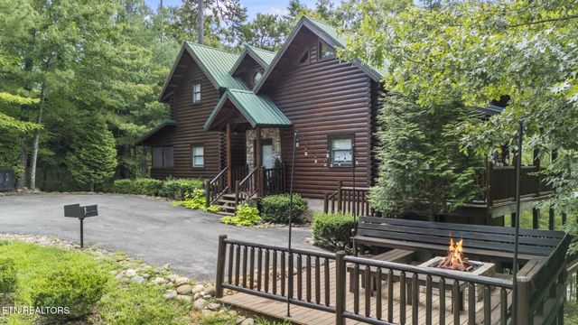 2829 Ridge Creek Circle, Sevierville, TN 37876