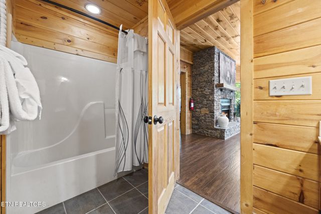 2829 Ridge Creek Circle, Sevierville, TN 37876