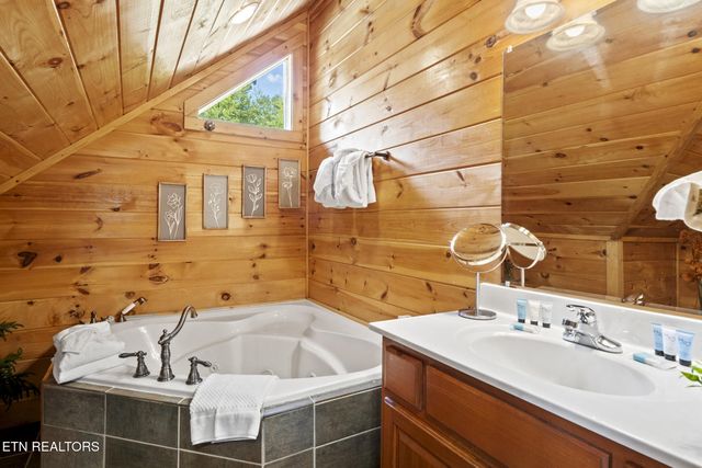 2829 Ridge Creek Circle, Sevierville, TN 37876
