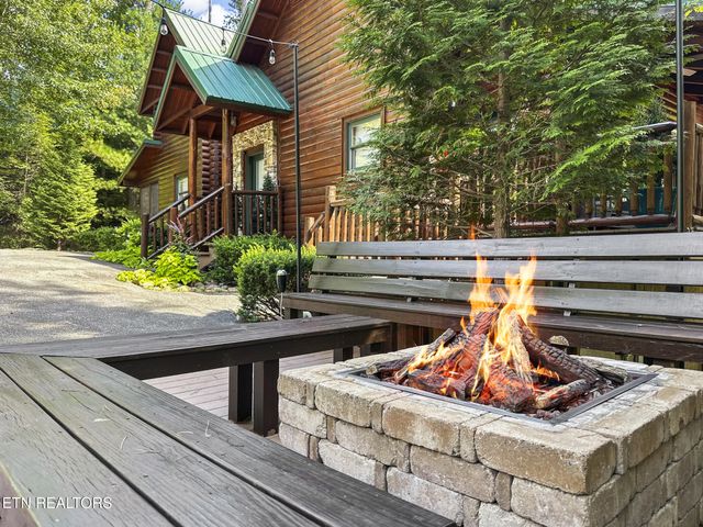 2829 Ridge Creek Circle, Sevierville, TN 37876