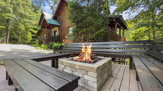 2829 Ridge Creek Circle, Sevierville, TN 37876