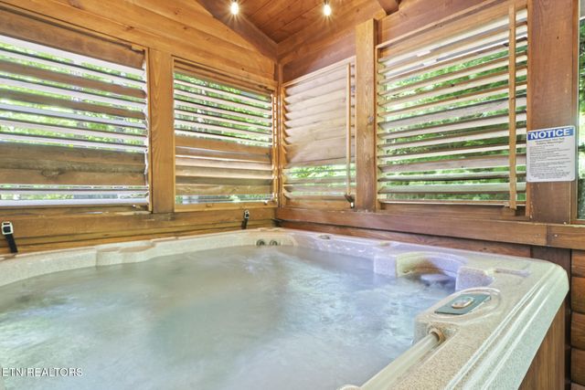 2829 Ridge Creek Circle, Sevierville, TN 37876