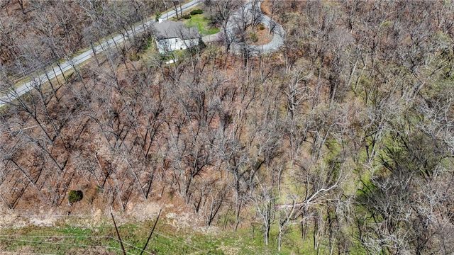 Barkston Lane, Bella Vista, AR 72715