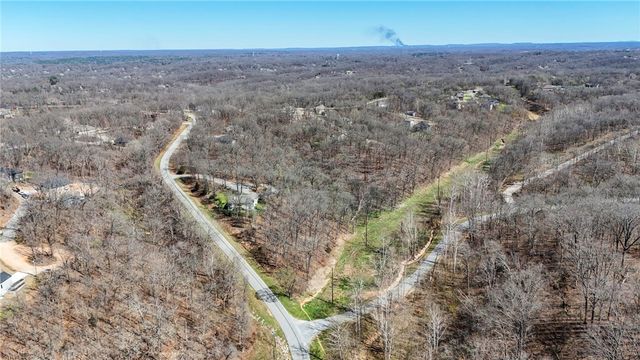 Barkston Lane, Bella Vista, AR 72715