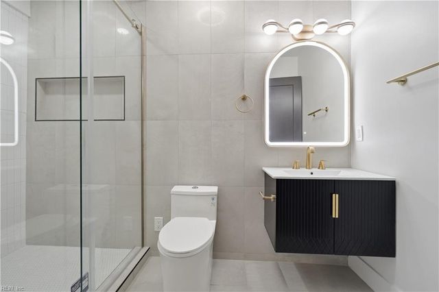 19 Wakefield RD, Newport News, VA 23606