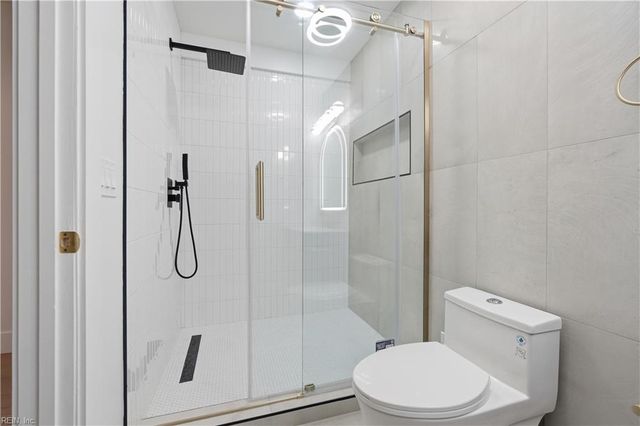 19 Wakefield RD, Newport News, VA 23606