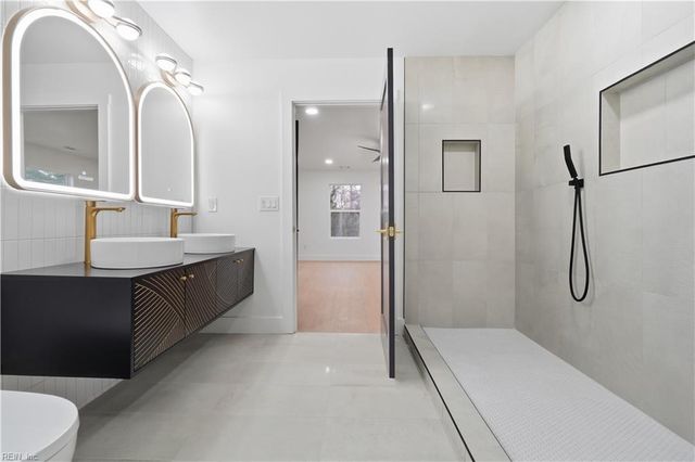 19 Wakefield RD, Newport News, VA 23606