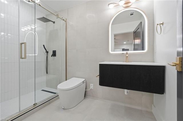 19 Wakefield RD, Newport News, VA 23606