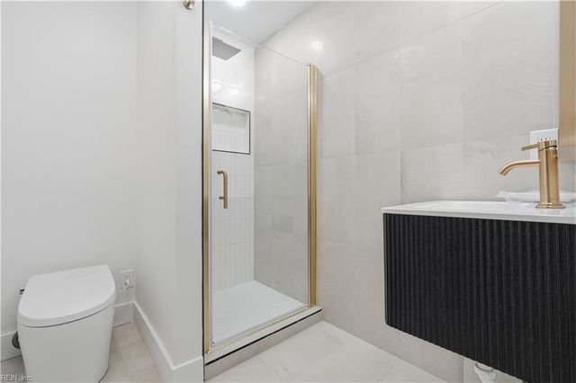 19 Wakefield RD, Newport News, VA 23606