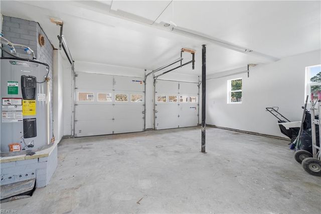 19 Wakefield RD, Newport News, VA 23606