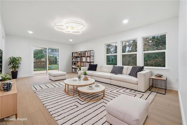 19 Wakefield RD, Newport News, VA 23606