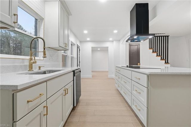 19 Wakefield RD, Newport News, VA 23606