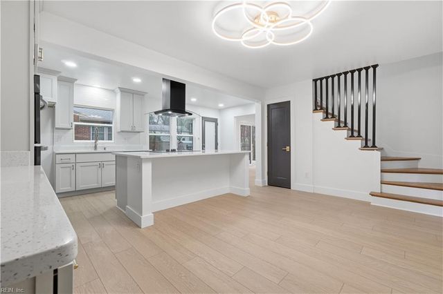 19 Wakefield RD, Newport News, VA 23606