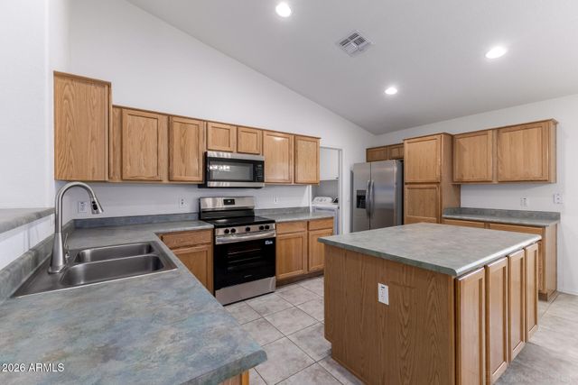 15847 W SAGUARO Lane W, Surprise, AZ 85374