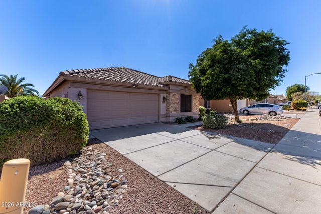 15847 W SAGUARO Lane W, Surprise, AZ 85374