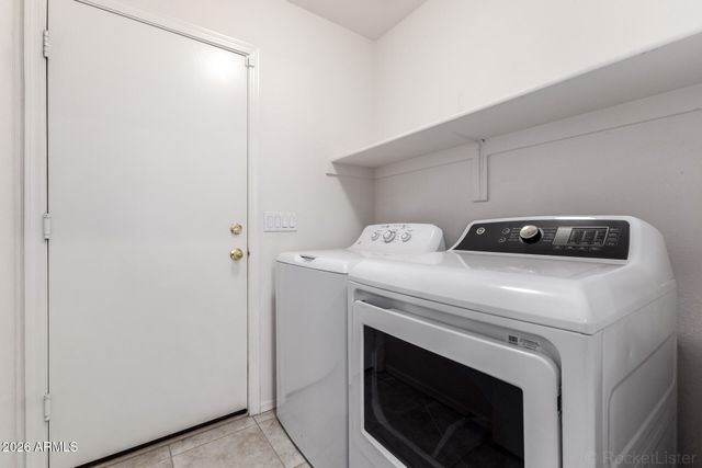 15847 W SAGUARO Lane W, Surprise, AZ 85374