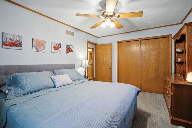 1101 15th Street, Silvis, IL 61282