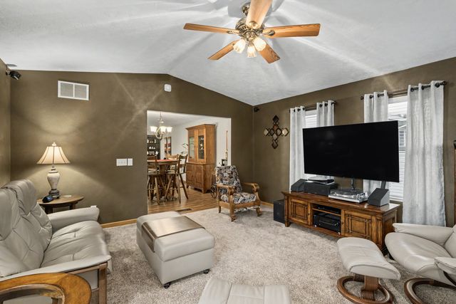 1101 15th Street, Silvis, IL 61282