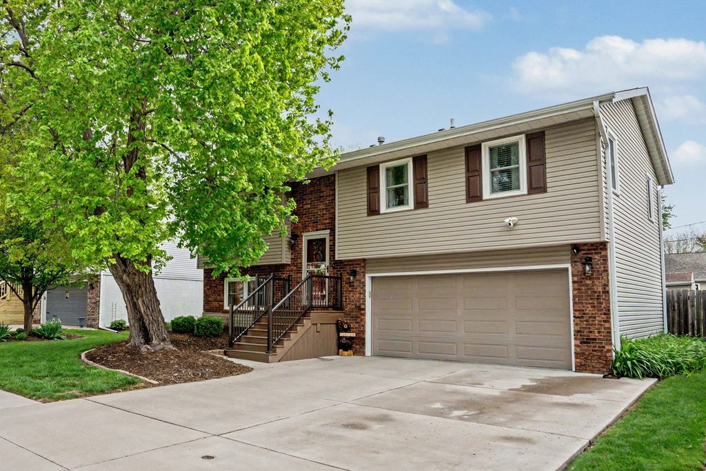 1101 15th Street, Silvis, IL 61282