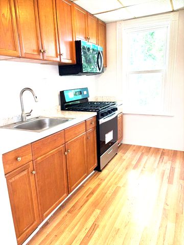 160 Robeson St 3, Fall River, MA 02720