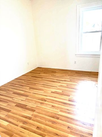 160 Robeson St 3, Fall River, MA 02720