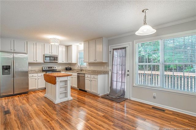 92 Dove Pointe Lane, Clayton, NC 27520