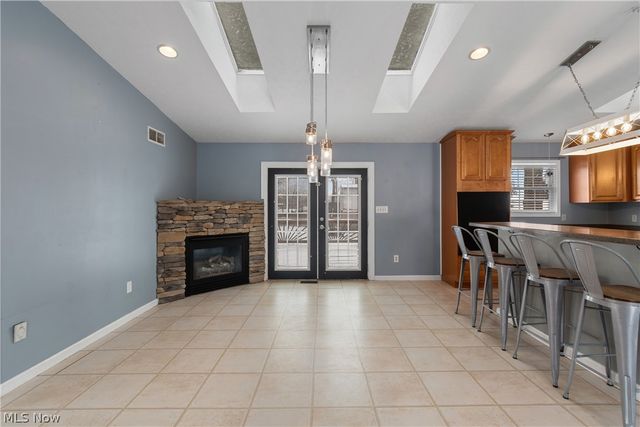 4885 Will Drive, New Franklin, OH 44319