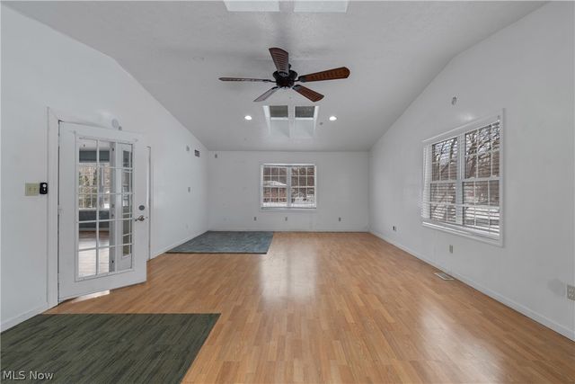 4885 Will Drive, New Franklin, OH 44319