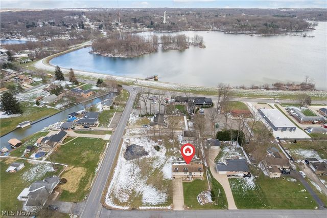 4885 Will Drive, New Franklin, OH 44319