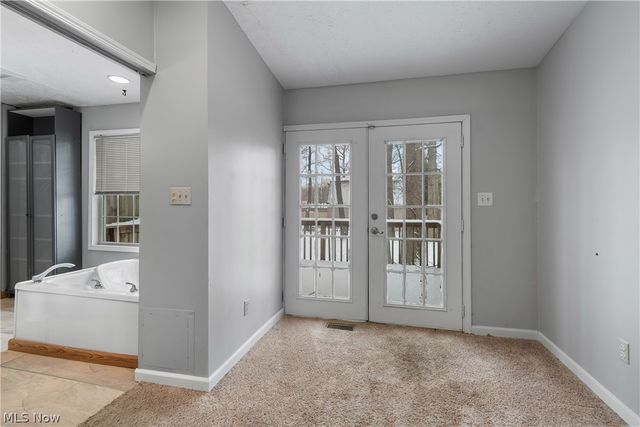 4885 Will Drive, New Franklin, OH 44319