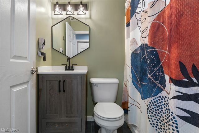 4885 Will Drive, New Franklin, OH 44319