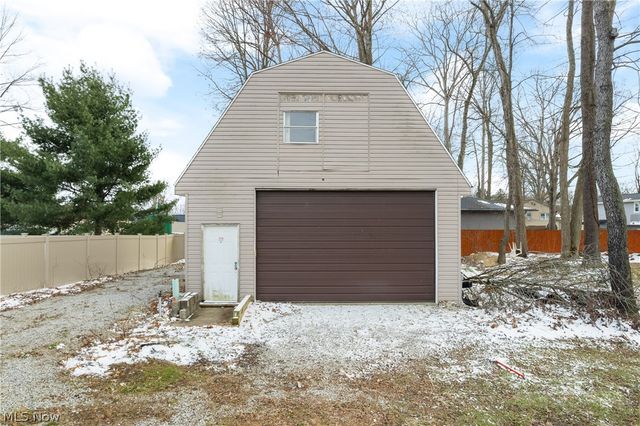 4885 Will Drive, New Franklin, OH 44319